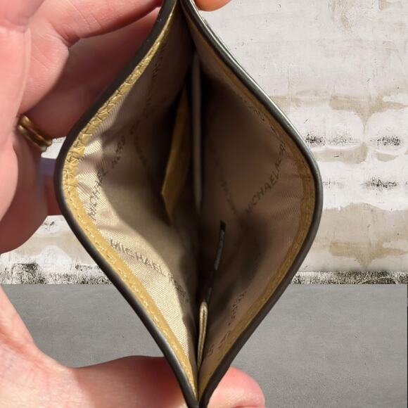 Michael Kors NWT Reed Large Card Holder Wallet MK Signature Logo Camel Leather - Picture 5 of 5